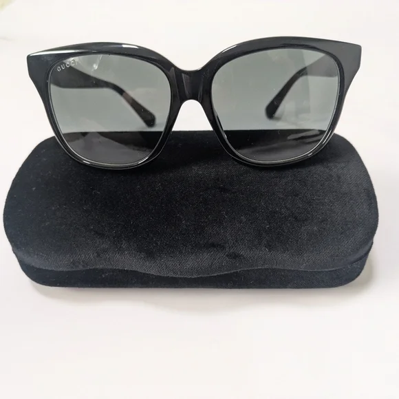 Gucci Women Square Sunglasses GG0800SA 001 Black/Grey Lens 56mm Authentic - Picture 6 of 10